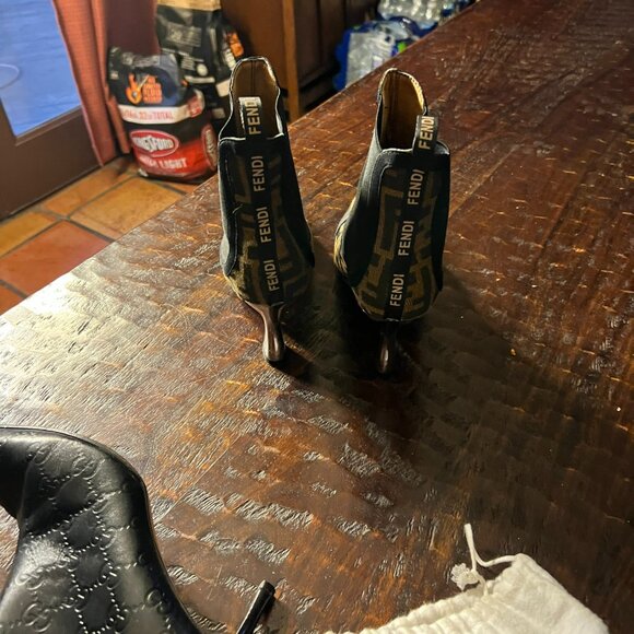FENDI BOOTS - Picture 2 of 3